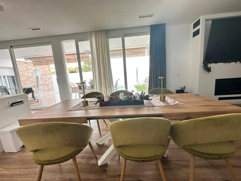 Foto 07a56e4a-f51f-47ee-b547-a6ca71362ddc. Chalet avec cheminée chauffage parking piscine dans Chiclana de la Frontera