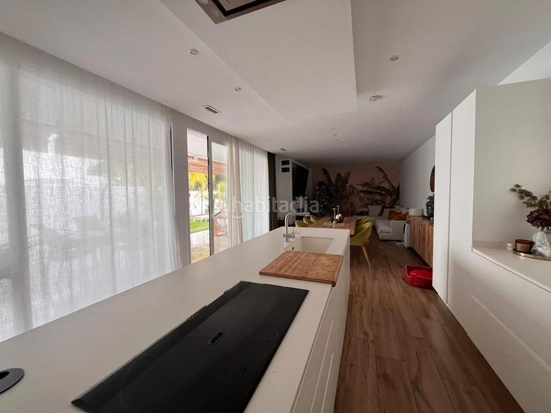 Foto 68c9d539-e098-4c5e-b929-5bca45dc2f99. Chalet avec cheminée chauffage parking piscine dans Chiclana de la Frontera