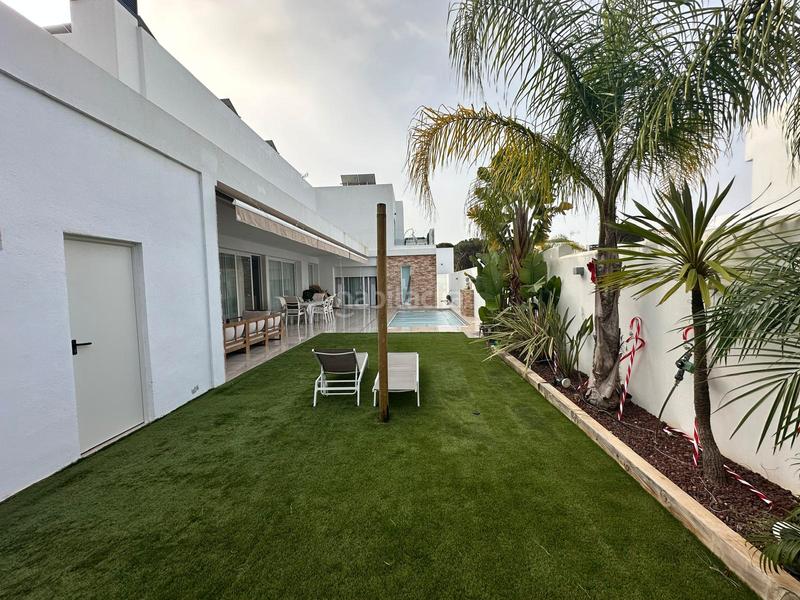 Foto 809f25df-fe88-42ff-ad80-e11ec0853c04. Chalet avec cheminée chauffage parking piscine dans Chiclana de la Frontera