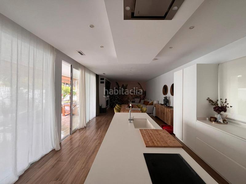 Foto bba8d7bd-6a4c-4a37-894b-d999089dcd7c. Chalet avec cheminée chauffage parking piscine dans Chiclana de la Frontera