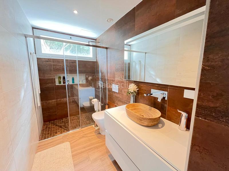 Foto fd310d99-c7f8-4238-9e6a-61c2192f9686. Chalet avec cheminée chauffage parking piscine dans Chiclana de la Frontera