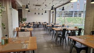 Location Local commercial  Carrer de sancho de ávila. Local restaurante a pleno funcionamiento