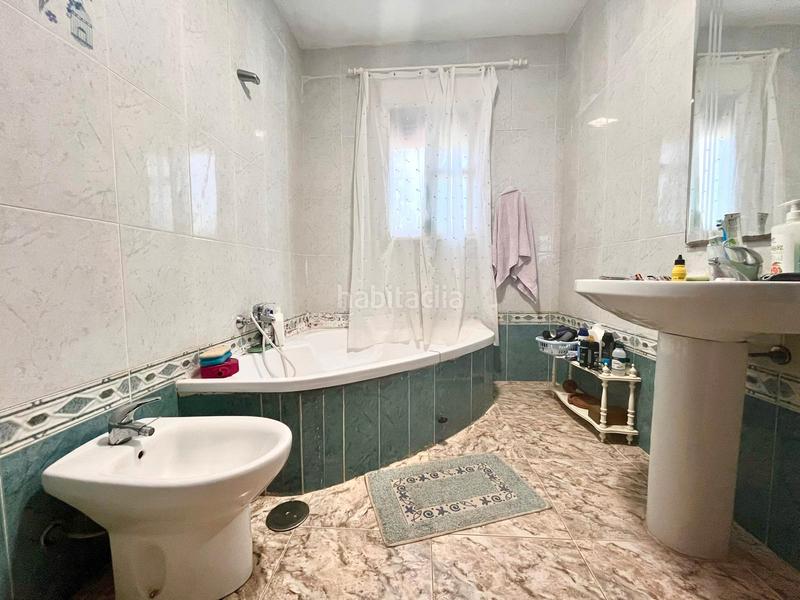 Foto 23f4c7a1-bd15-4c6d-980f-844caf4d5ea6. Chalet mit kamin parking in Los Gallos Chiclana de la Frontera