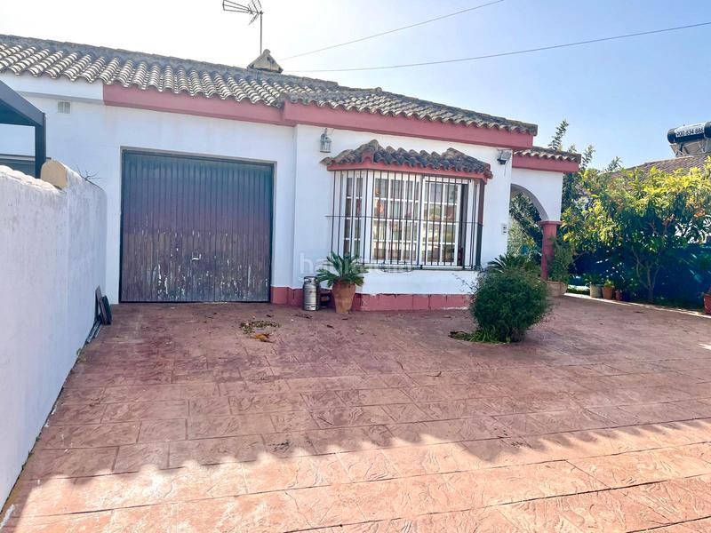 Foto 266b7b08-2c13-4593-9d25-5bef4c2d69ae. Chalet mit kamin parking in Los Gallos Chiclana de la Frontera