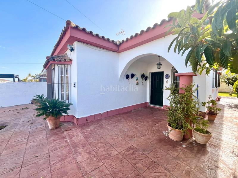 Foto 498a7eca-aa4a-4faa-b00d-68184d408c1c. Chalet mit kamin parking in Los Gallos Chiclana de la Frontera