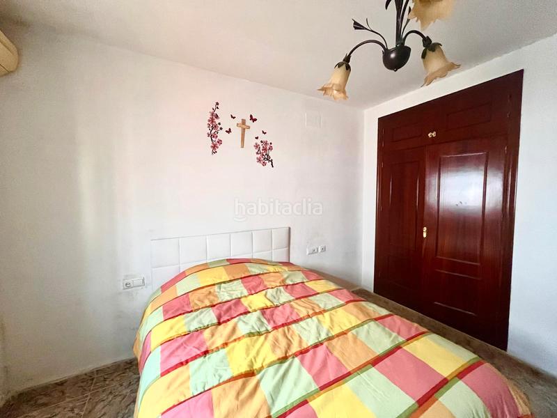 Foto 6670393c-9751-4d19-aed5-67913eba1bdf. Chalet mit kamin parking in Los Gallos Chiclana de la Frontera