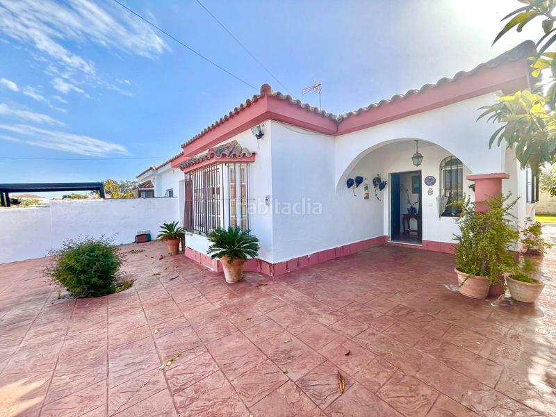 Foto b4cd49a7-623e-47c0-b9ca-87b0c7aacaf7. Chalet mit kamin parking in Los Gallos Chiclana de la Frontera