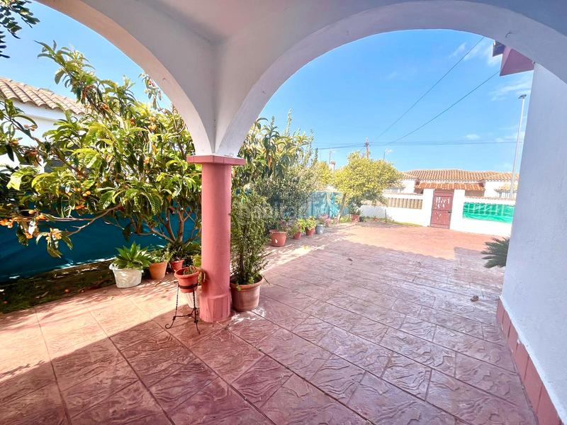 Foto bfaafc8a-a257-4fd8-8124-62a52fe5538f. Chalet mit kamin parking in Los Gallos Chiclana de la Frontera