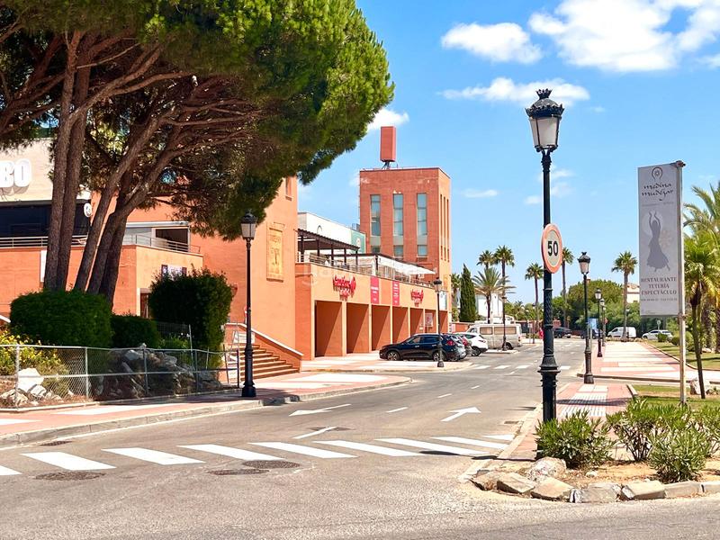 Foto b9fb935f-6d4c-41d4-b86a-96ca15d8f8fc. Local comercial local en venta en Novo Sancti Petri en Chiclana de la Frontera