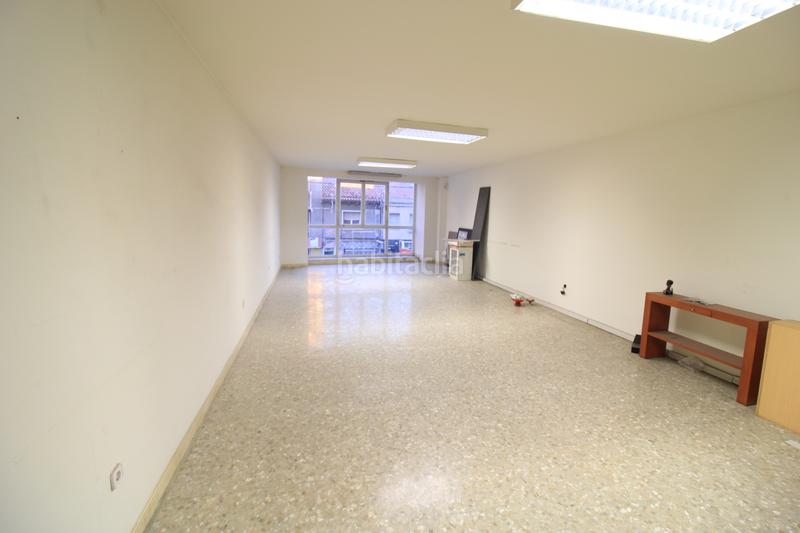 Foto aaf42d19-05bf-4d87-8f7c-8cc4004fedd8. Edifici a n-150 565 a Creu de Barberà Sabadell