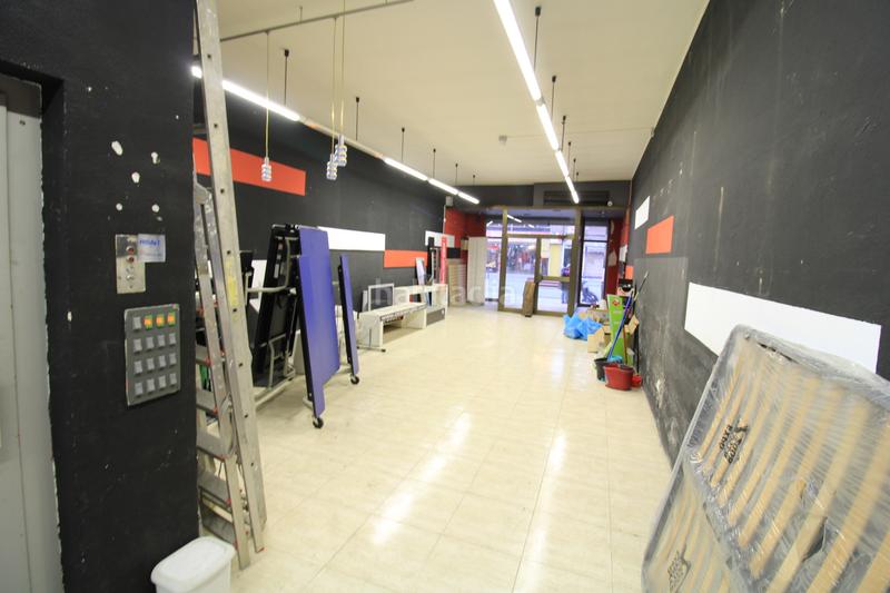 Foto fc3ddd85-aace-4c77-afa9-baace5aab24d. Edifici a n-150 565 a Creu de Barberà Sabadell