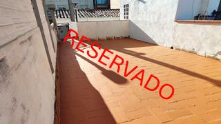 Planta baixa a Carrer de plaute 21. Como una casa con entrada independiente, patio y terraza