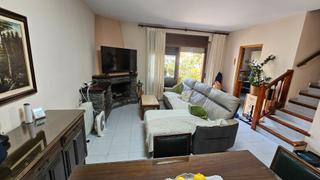 Reihenhaus in Carrer de joan sallent 30t. ¡casa adosada con patio y garaje!