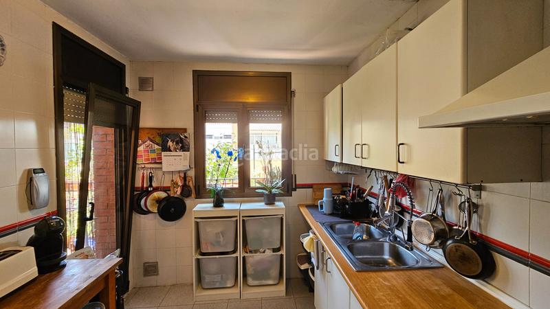 Foto c5ef15df-9967-414f-9460-8b54e7410db3. Casa adosada en carrer de joan sallent 30t ¡casa adosada con patio y garaje! en Sabadell