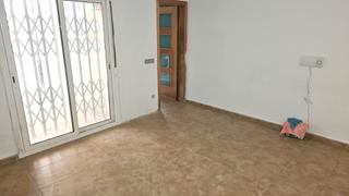 Planta baixa a Carrer de dom bosco 80. Magnífica planta baja con entrada independiente