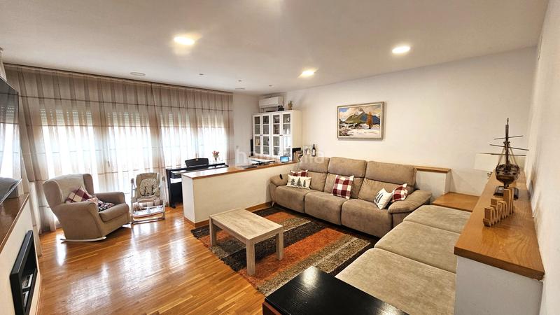 Foto d11795c5-fca4-4a4a-9b73-4dd9329245e4. Duplex with heating in Sant Pere Nord Terrassa