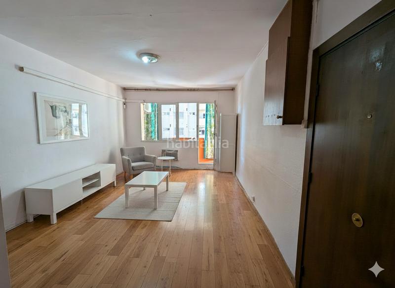 Foto 34125915-4ca9-4529-81ed-9c32f48351ab. Pis a carrer de les cosidores 6 a Espronceda Sabadell