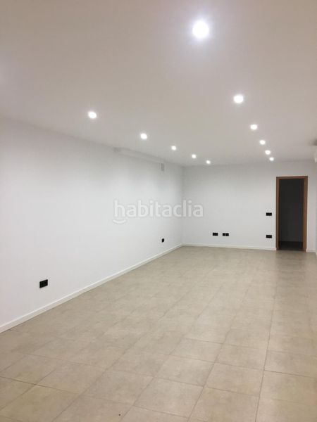 Foto 1db15220-d6f0-4700-886c-2ce4cf45f294. Casa amb calefacció aparcament a Gràcia Sabadell