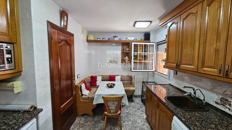 Foto 136758a0-9612-4de6-be70-ab246b46478a. Casa adossada amb calefacció aparcament a Can Rull Sabadell