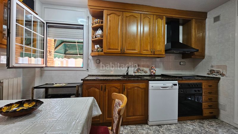 Foto 145b14eb-9107-4b35-b016-6749fb6e640e. Casa adossada amb calefacció aparcament a Can Rull Sabadell