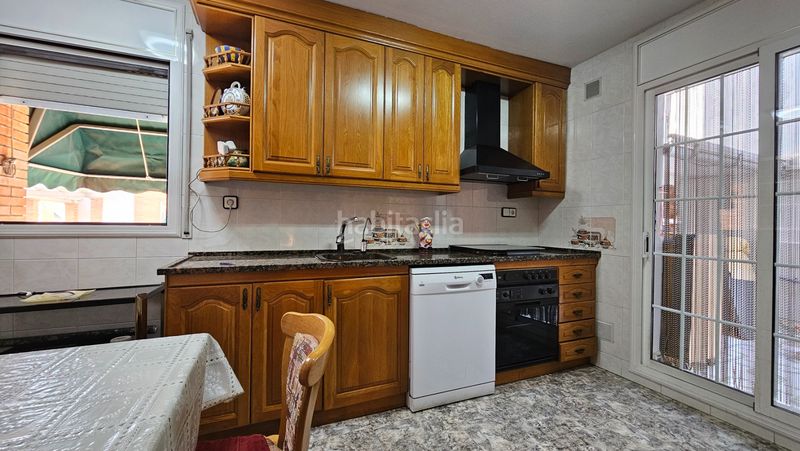 Foto 48f6b4ce-09b9-4a1f-b282-c915a670415c. Casa adossada amb calefacció aparcament a Can Rull Sabadell