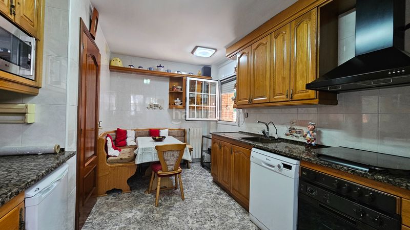 Foto a7c3d681-02a7-4767-b5f5-ba493ce82bb9. Casa adossada amb calefacció aparcament a Can Rull Sabadell