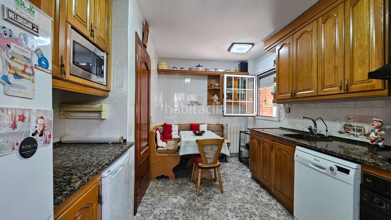 Foto af4d2068-ff65-4b52-889e-4a212bcfb8b3. Casa adossada amb calefacció aparcament a Can Rull Sabadell
