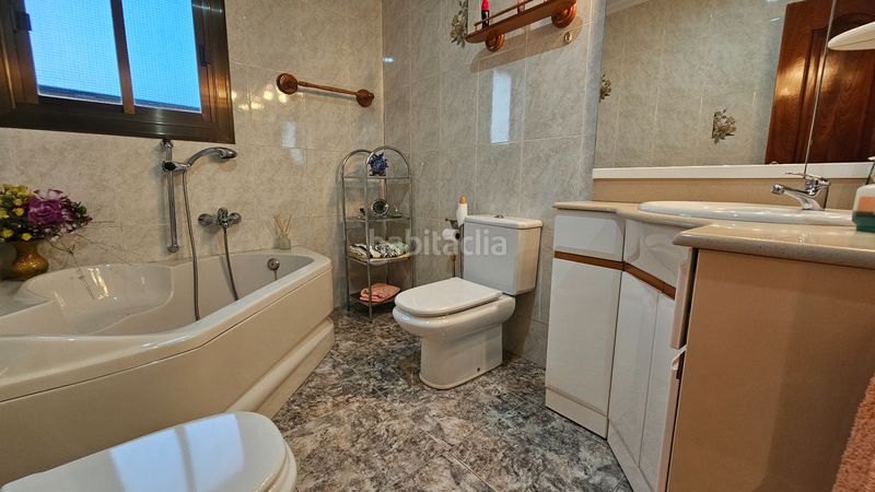 Foto e6dcd749-c52e-4802-8bdf-2b54bcef2df5. Casa adossada amb calefacció aparcament a Can Rull Sabadell