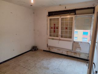 Pis  Carrer de lluís creus. Vivienda de 3 dormitorios