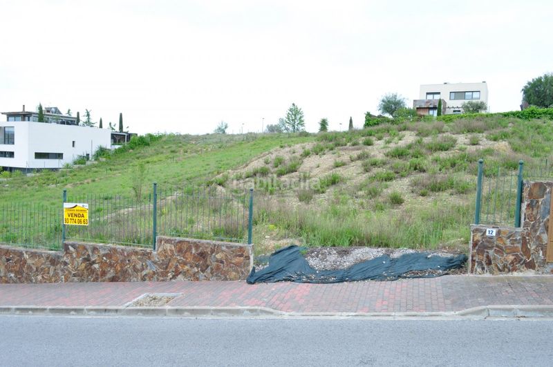 Foto 7a5e0bc9-3ae9-49a7-b545-9cce56ca5490. Terreno residencial solar en la prestigiosa zona del golf de masia bach en Sant Esteve Sesrovires