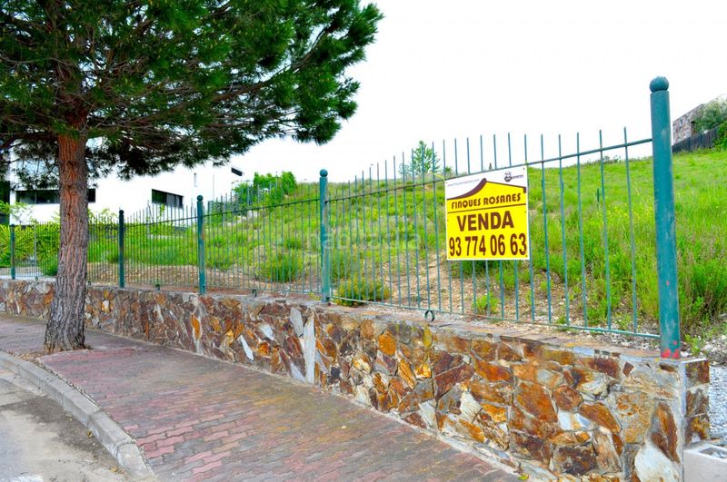 Foto d0a28b6a-ec7e-4bd6-a06f-e81bee1a2187. Terreno residencial solar en la prestigiosa zona del golf de masia bach en Sant Esteve Sesrovires