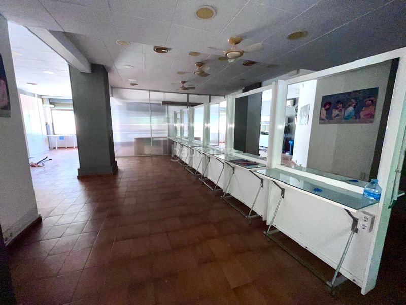 Foto b9a6410d-8254-4066-95ee-58534574264f. Local comercial a Martorell