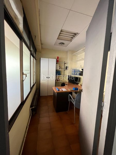 Foto c1eca79e-fd8f-4aa1-9f7d-1a23f9ad7720. Local comercial a Martorell