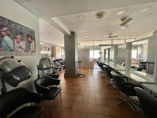 Local Comercial a Martorell. Destacable y peculiar local en venta o alquiler en martorell.