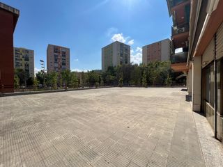 Lloguer Local Comercial a Martorell. Destacable y peculiar local en venta o alquiler en martorell.