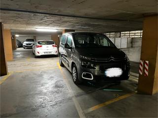 Parking voiture à Martorell. Plaza de aparcamiento en avda dr massana