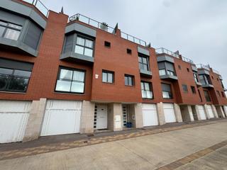 Reihenhaus in Sant Esteve Sesrovires. Un hogar para disfrutar a cada instante .