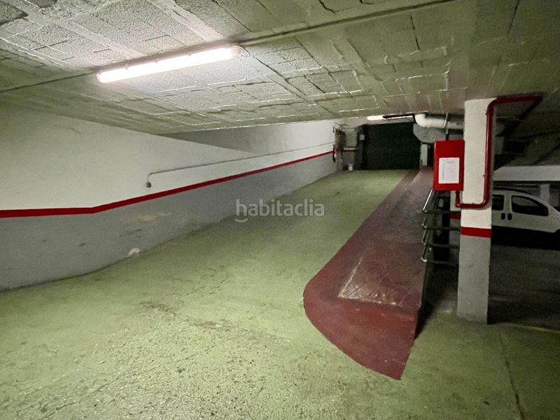 Foto 1073f7e0-8e6b-4123-bd94-1f0e9d79ab59. Aparcament cotxe a Martorell