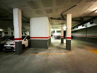 Parking voiture à Martorell. Plaza de parking centrica