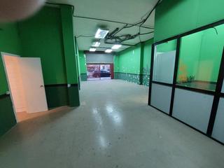 Rent Business premise in Martorell. Local con magnifica ubicación