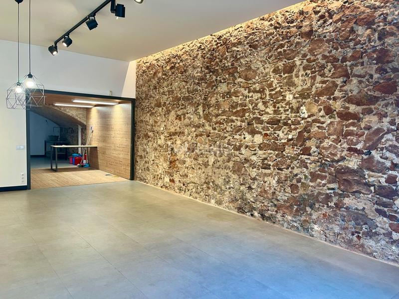 Foto a9cd55d4-0fad-4a62-988e-c6c3fae5e152. Alquiler local comercial local reformado en calle mur en Martorell