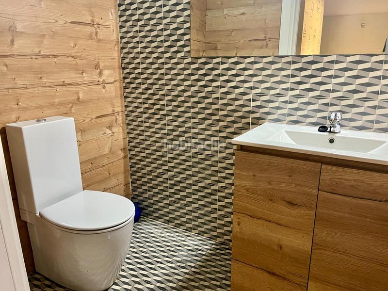 Foto ae910849-a99d-48c3-ad81-ef28d1e79603. Alquiler local comercial local reformado en calle mur en Martorell