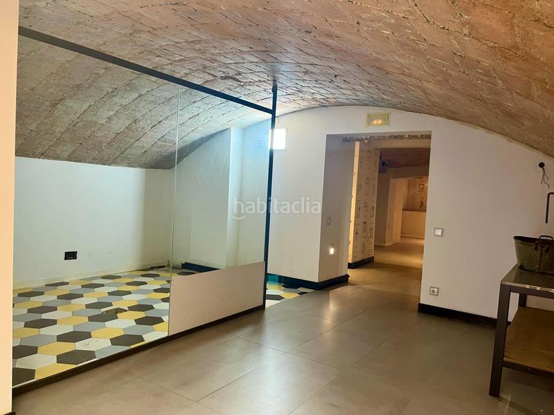 Foto 1d30a51c-9f90-4585-88be-6b6c75b3b6ea. Location local commercial dans Martorell