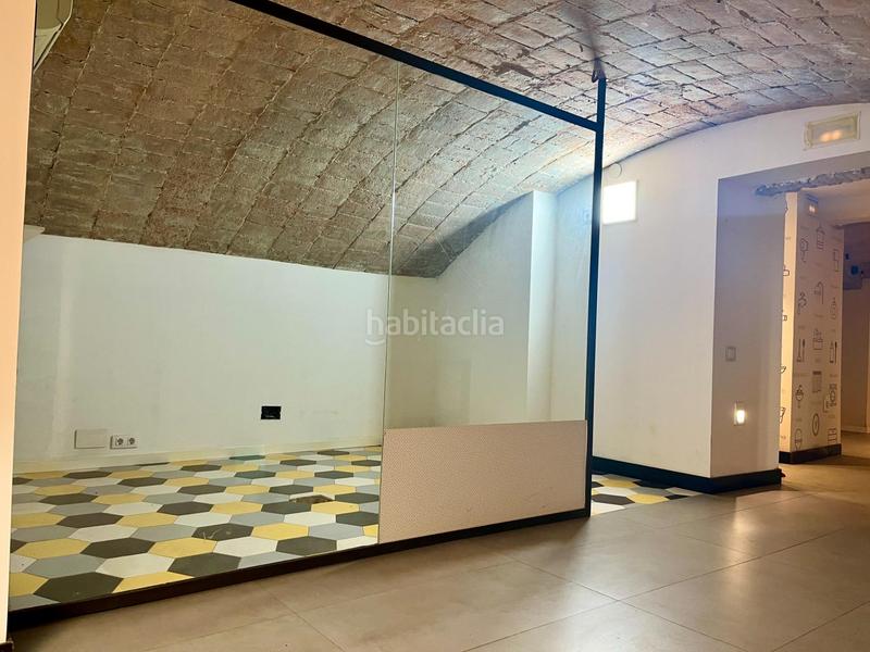 Foto cb6aa600-2caa-4990-a98a-fa653c571666. Location local commercial dans Martorell