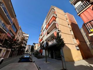 Rent Business premise in Martorell. Local comercial en alquiler en martorell  ideal peluquería u ofi