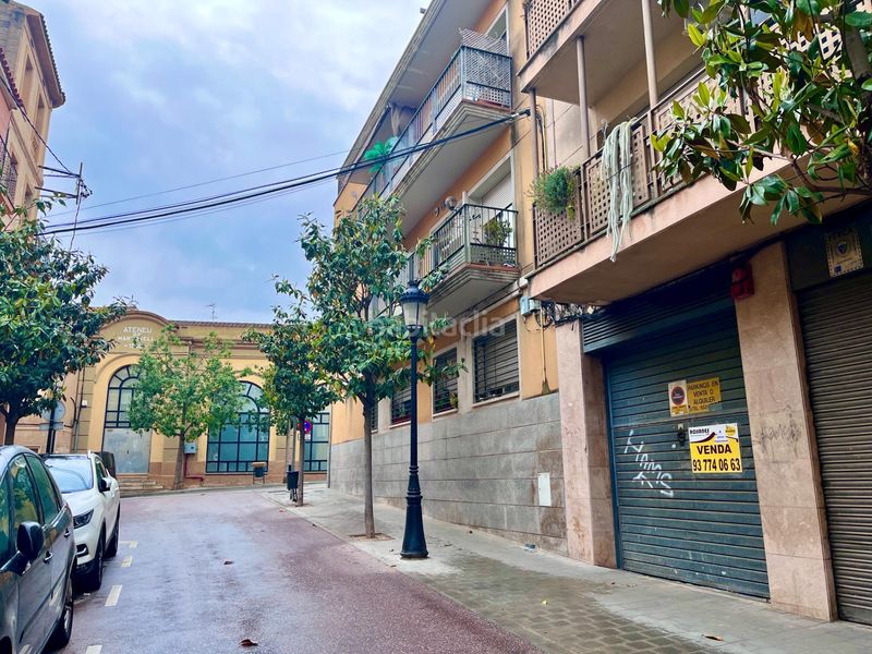 Foto 859b2d70-76e1-4eb7-b0f2-89575a364697. Aparcament cotxe a Martorell
