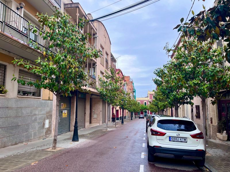 Foto adf10e06-7b0f-4484-a8bf-324e5849a933. Aparcament cotxe a Martorell