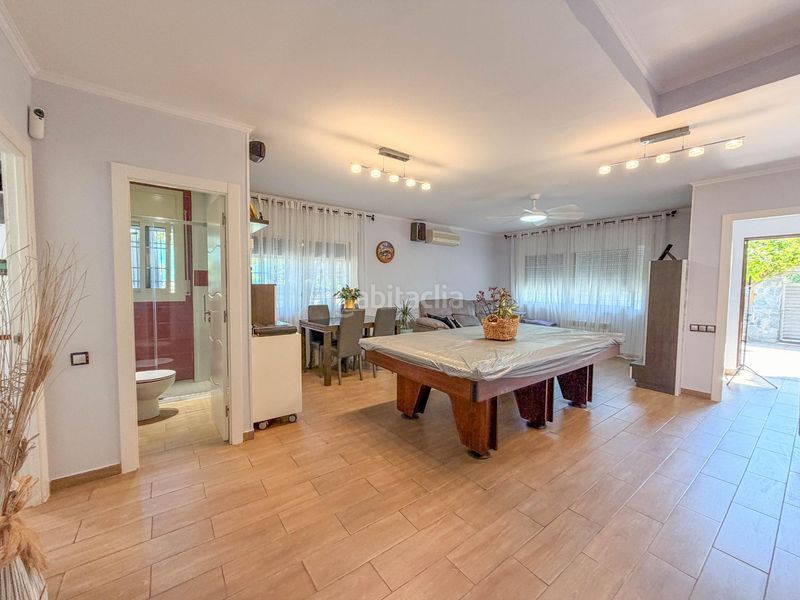 Foto 520b96d1-8793-40d0-b87f-3d9c84880b21. Casa aparellada amb calefacció aparcament piscina a Abrera