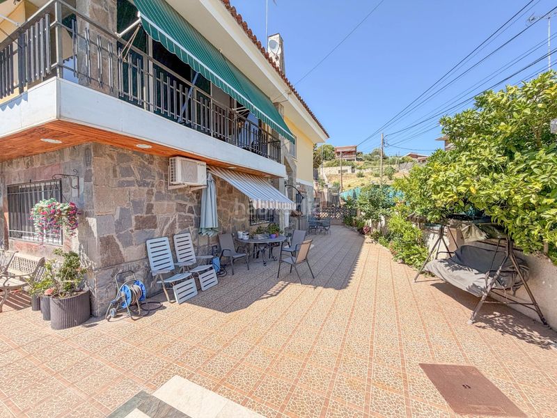 Foto 523317e3-5c99-4f6b-8d1e-9746141833a3. Casa aparellada amb calefacció aparcament piscina a Abrera