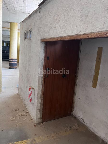 Foto b833a208-50c8-40c9-a81a-549e4956c40b. Aparcament cotxe a Martorell